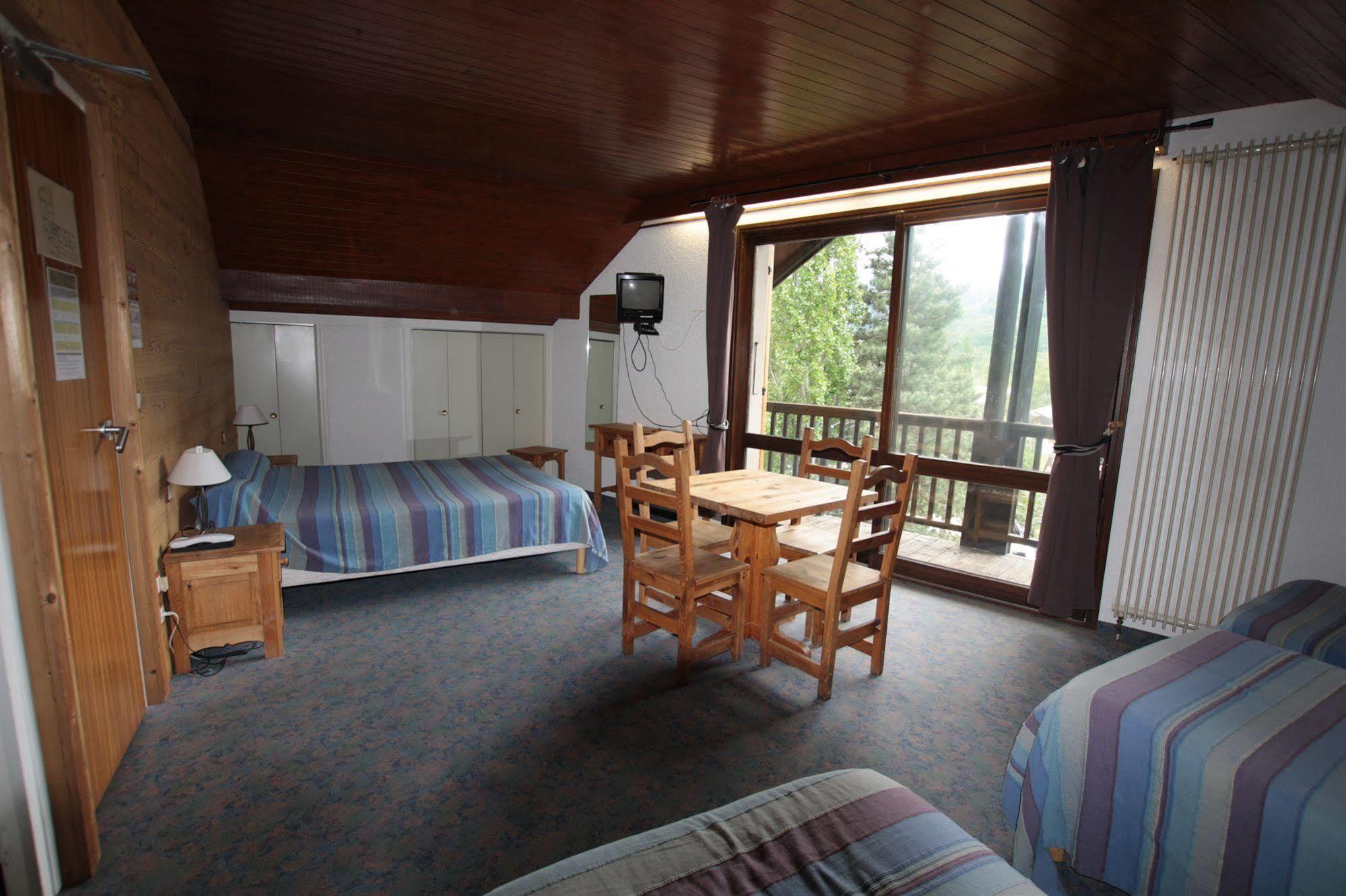 ואלואיז Hotel Les Vallois מראה חיצוני תמונה