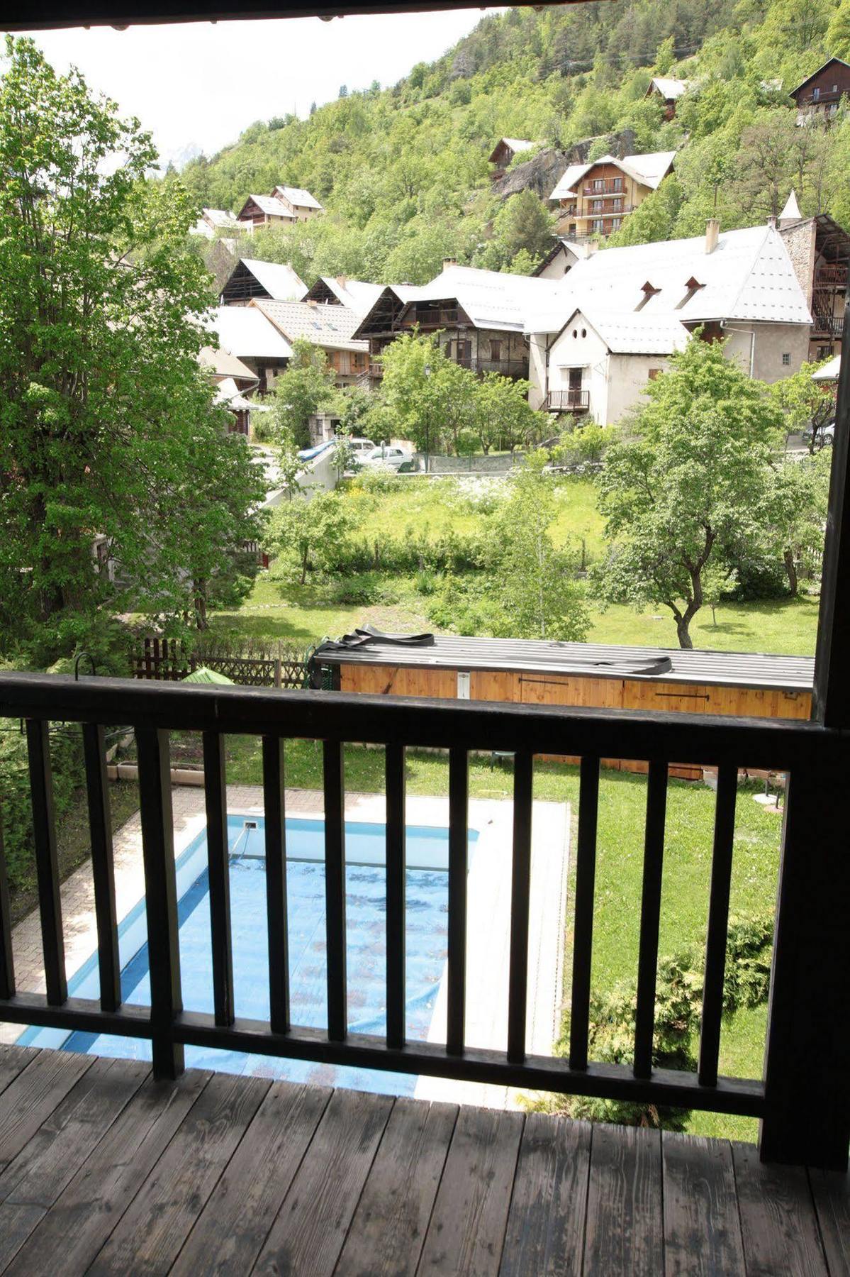 ואלואיז Hotel Les Vallois מראה חיצוני תמונה